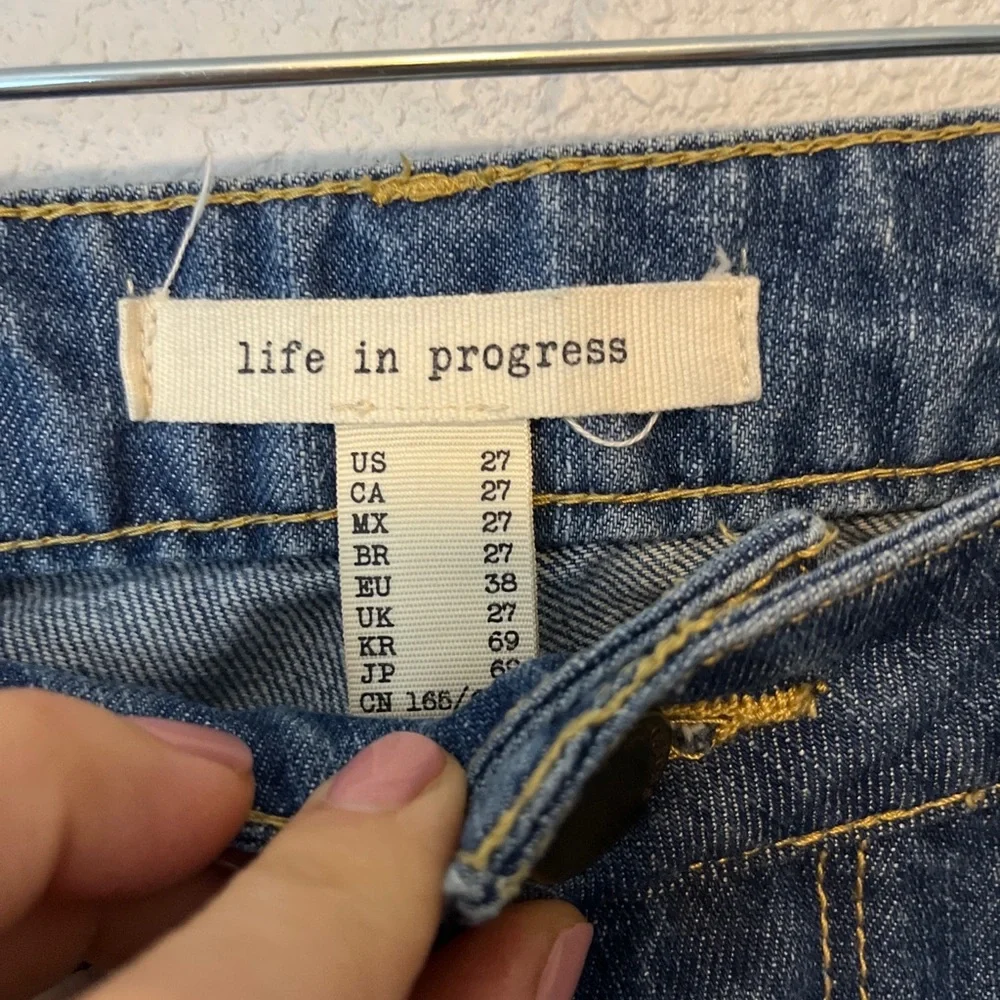 Life In Progress Jeans Women’s Size 27 Skinny Mid Rise Medium Wash Distressed - Picture 2 of 5